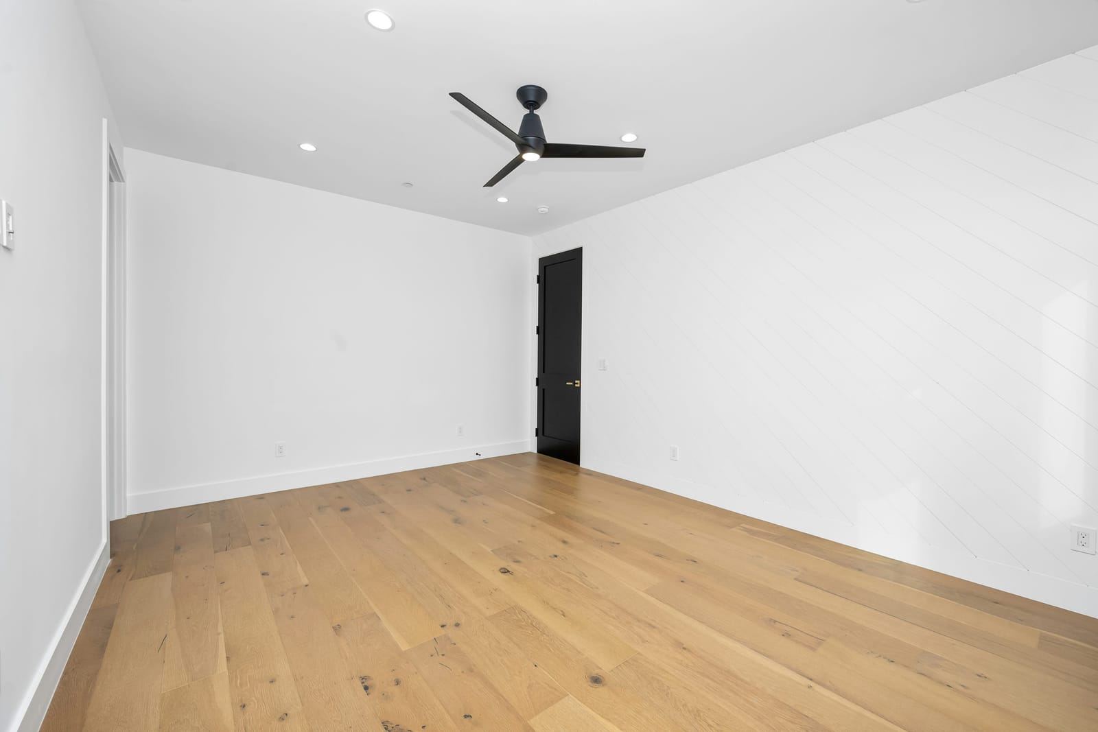 Home staging per il tuo annuncio: immagine di partenza del caso dimostrativo